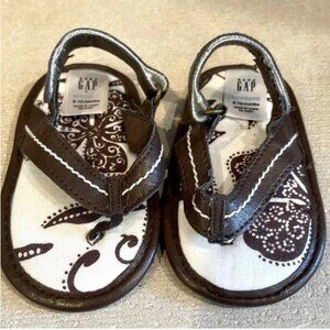 Baby Gap brown flip flops sandals flowers straps velcro Size Newborn 6-12 months